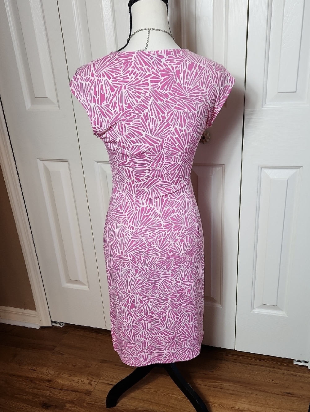 BCBGMaxAzria Pink and White V-Neck Midi Dress - Picture 5 of 12